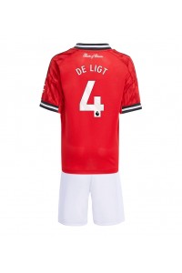 Manchester United Matthijs de Ligt #4 Jalkapallovaatteet Lasten Kotipeliasu 2025-26 Lyhythihainen (+ Lyhyet housut)